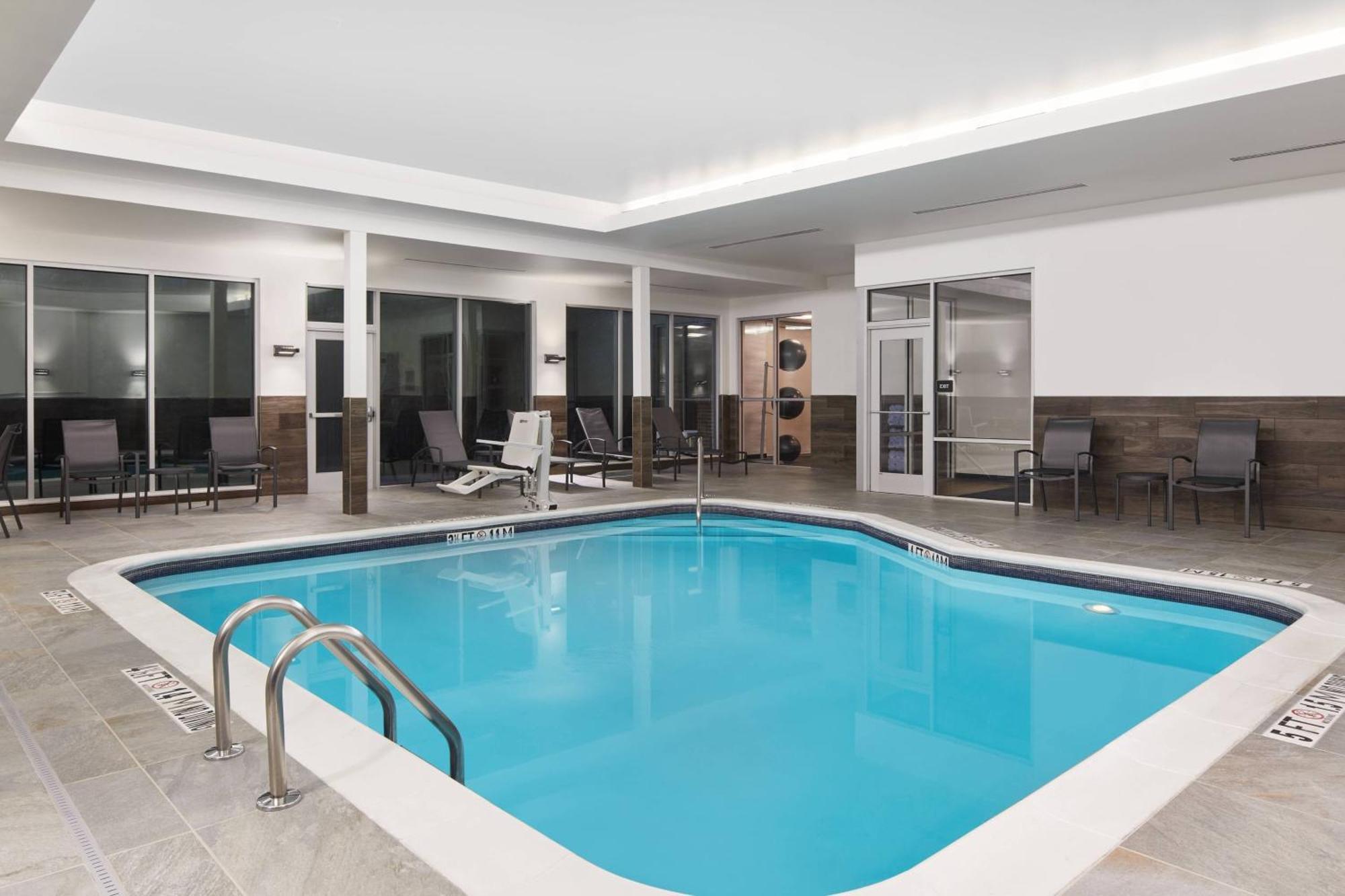 Fairfield Inn & Suites By Marriott Raleigh Уэйк-Форест Экстерьер фото