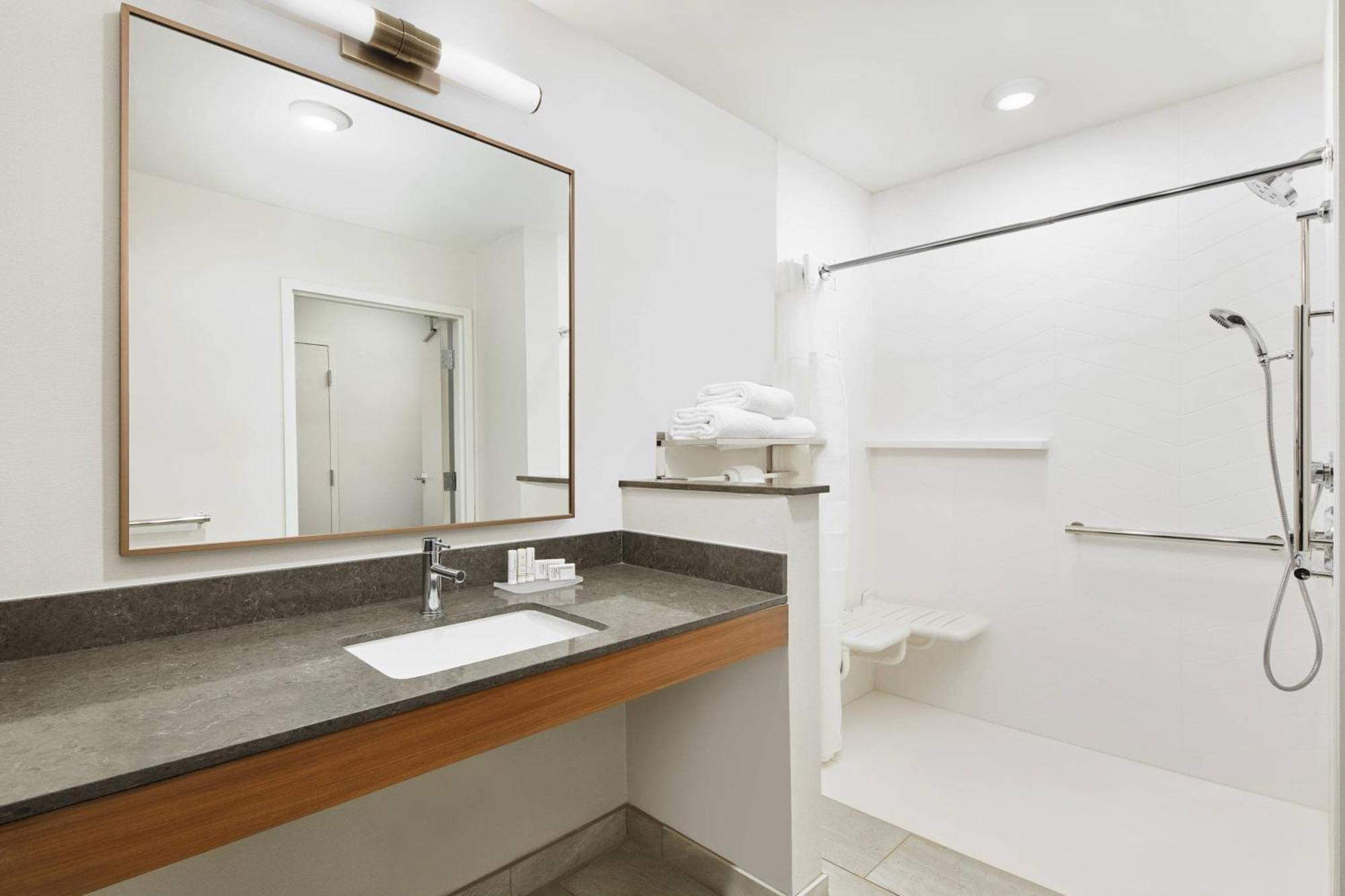 Fairfield Inn & Suites By Marriott Raleigh Уэйк-Форест Экстерьер фото