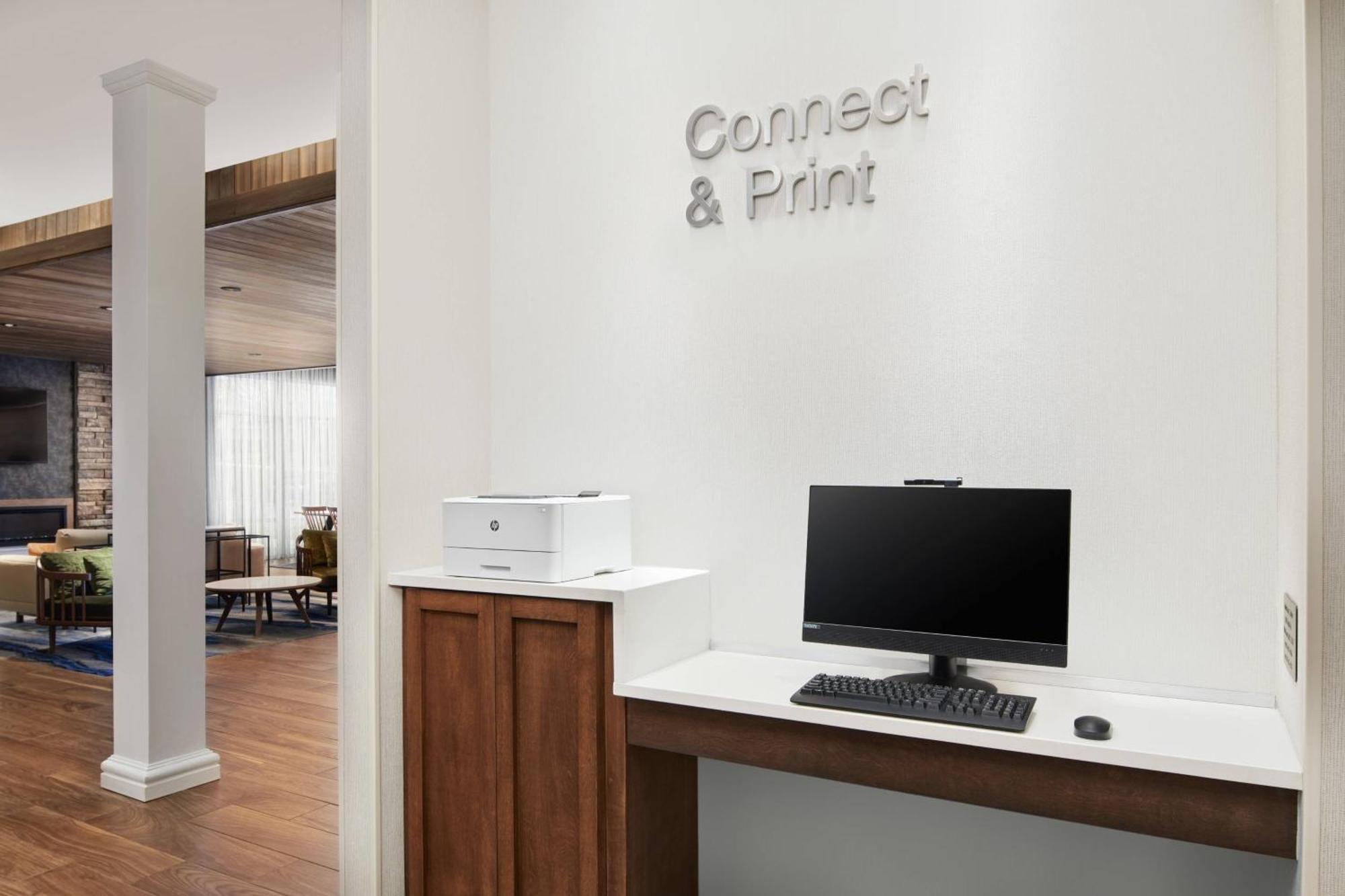 Fairfield Inn & Suites By Marriott Raleigh Уэйк-Форест Экстерьер фото