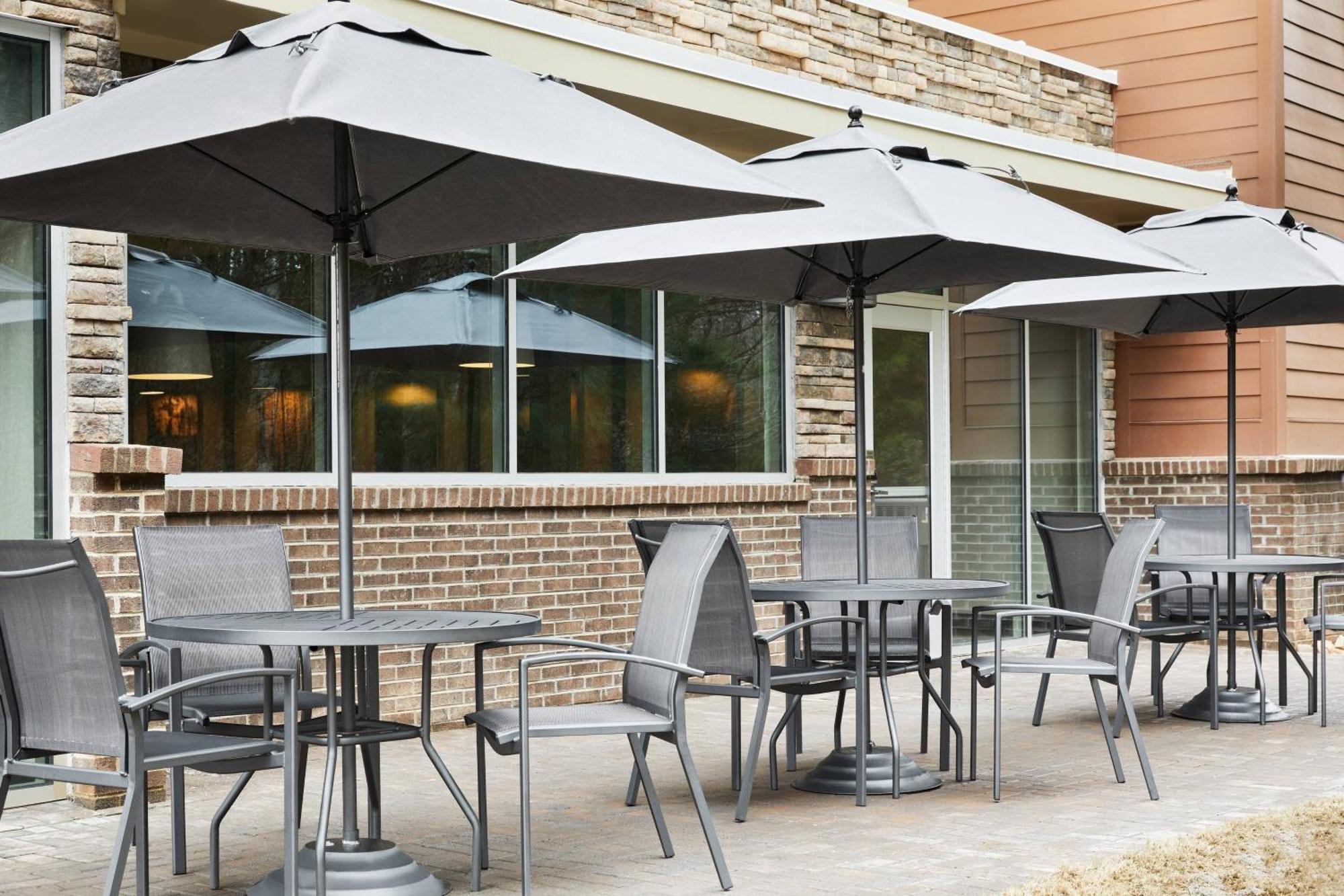 Fairfield Inn & Suites By Marriott Raleigh Уэйк-Форест Экстерьер фото
